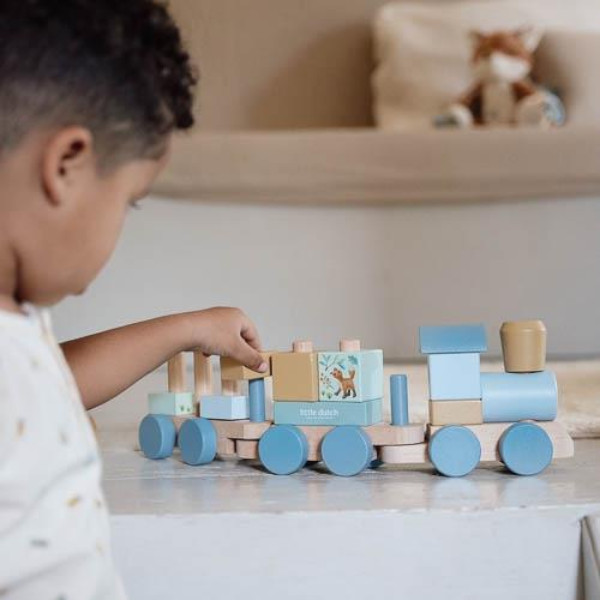 Little Dutch Holzeisenbahn Fairy Garden und Forest Friends mit stapelbaren Holzblöcken im Babyladen Erlangen